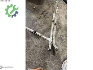 BMW G30 DEPO TUTUCU DEMİR ( ORJİNAL )