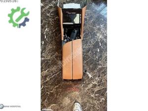 BMW G30 ORTA KONSOL TABA RENK ORJ