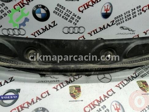 BMW X1 Ön Panjur 51717350591 çıkma parça