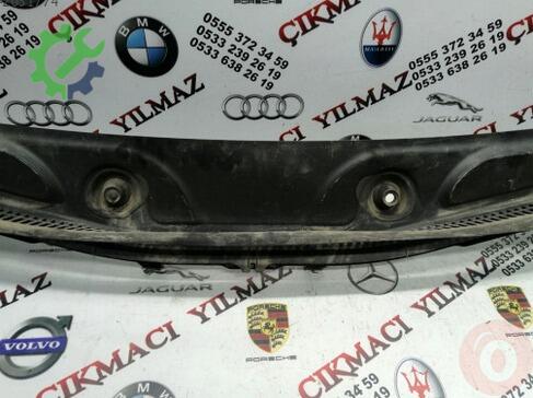 BMW X1 Ön Panjur 51717350591 çıkma parça