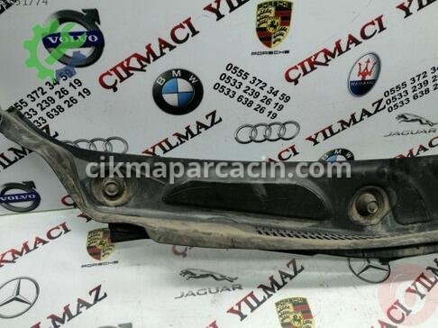 BMW X1 Ön Panjur 51717350591 çıkma parça