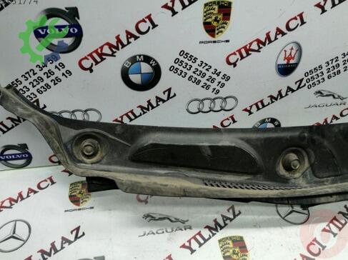 BMW X1 Ön Panjur 51717350591 çıkma parça