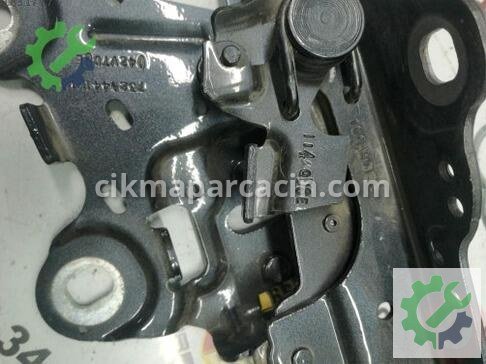 BMW X1 Kaput Menteşesi çıkma parça