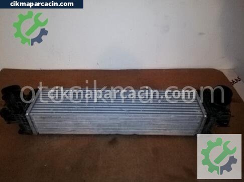 BMW X1 Turbo Radyatörü çıkma parça