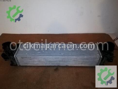 BMW X1 Intercooler Radyatörü çıkma parça