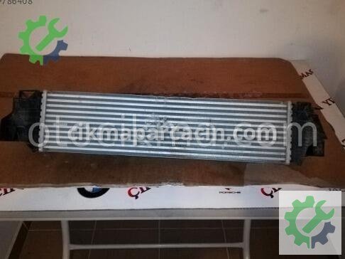 BMW X1 Intercooler Radyatörü çıkma parça