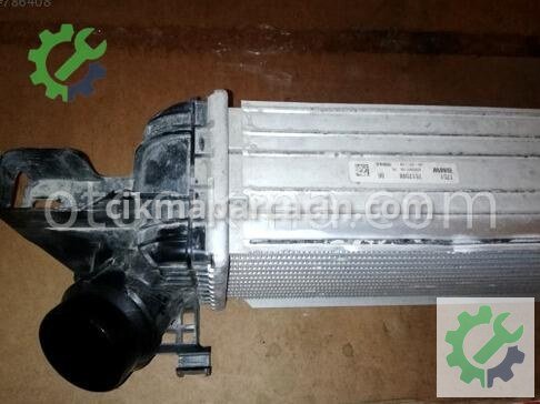 BMW X1 Intercooler Radyatörü çıkma parça
