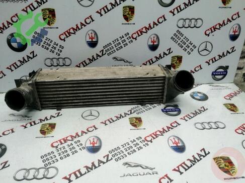 BMW X1 Intercooler Radyatörü çıkma parça