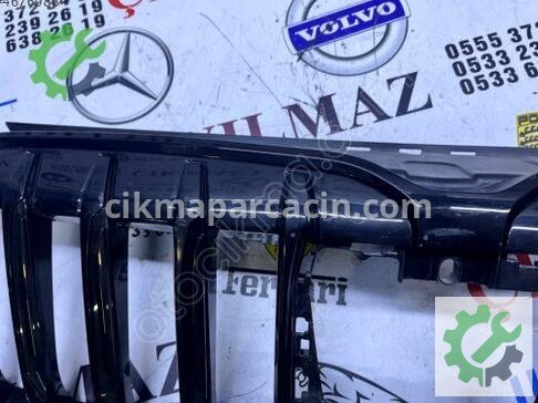 BMW X1 Ön Panjur 5A0BB8511 çıkma parça