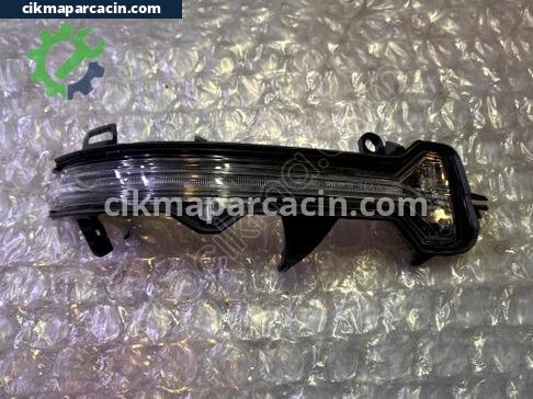 BMW X1 Ayna Sinyali çıkma parça