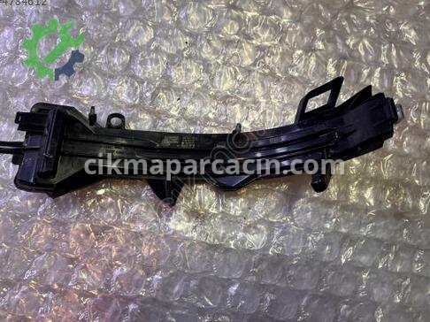 BMW X1 Ayna Sinyali 212931452 çıkma parça