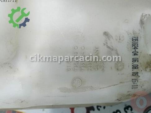 BMW X1 Cam Suyu Bidonu çıkma parça