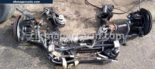 BMW X3 Ön Travers çıkma parça