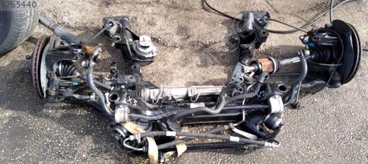 BMW X3 Ön Travers çıkma parça