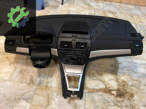BMW X3 Torpido çıkma parça