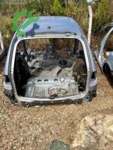 BMW X3 2025 Tavan Çıtası Çıkma