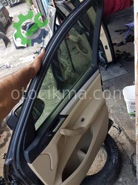 BMW X3 Kapı Döşemesi çıkma parça