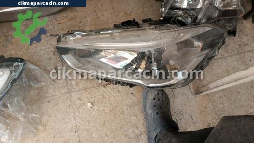 BMW X3 Sol Ön Far çıkma parça
