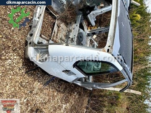 BMW X5 Sağ Arka Çamurluk çıkma parça