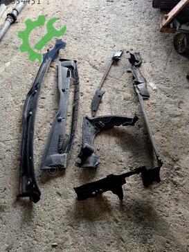 BMW X5 Ön Cam Izgarası çıkma parça