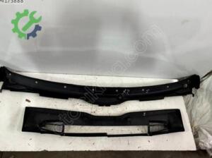 BMW X5 ÖN CAM İZGARASI