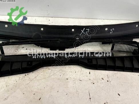 BMW X5 Ön Cam Izgarası çıkma parça