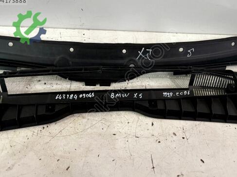 BMW X5 Ön Cam Izgarası çıkma parça