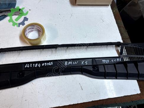 BMW X5 Ön Cam Izgarası çıkma parça