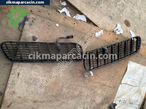 BMW X5 Ön Panjur çıkma parça
