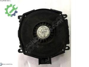 BMW X6 E71 KOLTUK ALTI SUBWOOFER ( ORJİNAL )