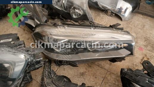 BMW X6 Sağ Ön Far çıkma parça