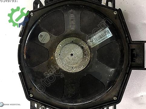BMW 3 Serisi Subwoofer çıkma parça