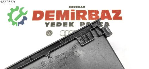 Volkswagen Bora Teyp Çerçevesi 1J0857058 çıkma parça