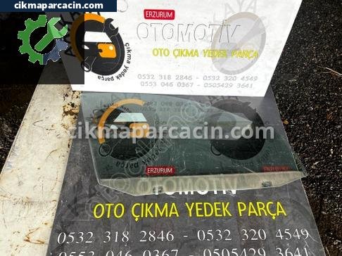 Volkswagen Bora Sağ Ön Kapı Camı çıkma parça