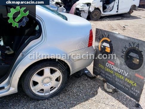 Volkswagen Bora Arka Çamurluk çıkma parça