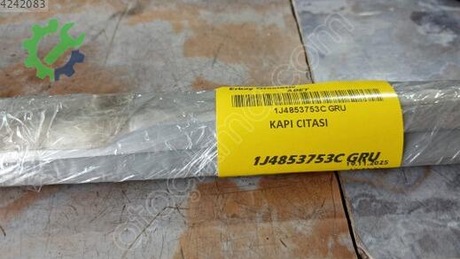Volkswagen Bora Kapı Çıtası çıkma parça