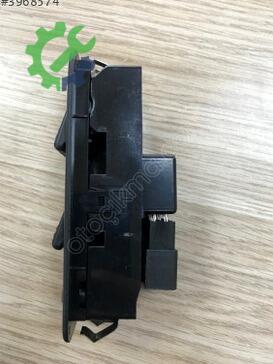 Mazda 323 Cam Açma Düğmesi 8AFE-10-271 çıkma parça