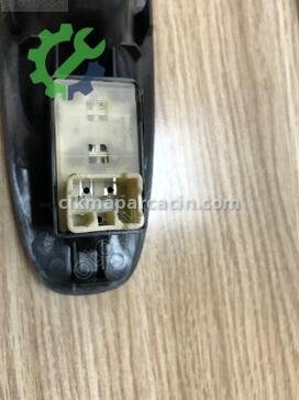 Hyundai Accent Cam Düğmesi 93580-25000 çıkma parça