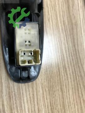 Hyundai Accent Cam Açma Düğmesi 93580-25000 çıkma parça