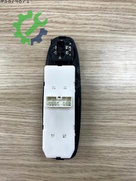 Hyundai Accent Cam Açma Düğmesi 93570-25020 çıkma parça