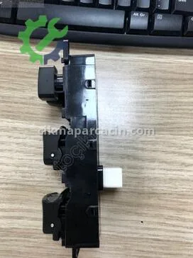 Hyundai Accent Cam Düğmesi 93570-1E110 çıkma parça