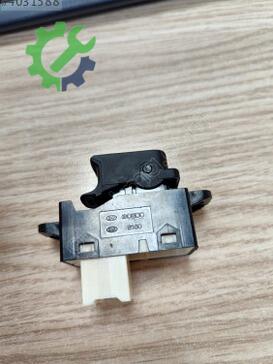 Hyundai Accent Cam Açma Düğmesi 93580-1E000-HMC çıkma parça