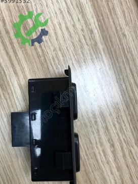 Hyundai Accent Cam Açma Düğmesi 93570-22000 çıkma parça