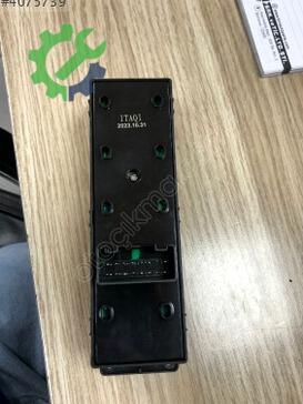 Hyundai Accent Cam Açma Düğmesi 93570-1R210 çıkma parça