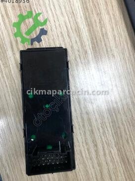 Hyundai Accent Cam Düğmesi 93570-1R010 çıkma parça