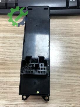 Mitsubishi Asx Cam Açma Düğmesi 8608A207 çıkma parça