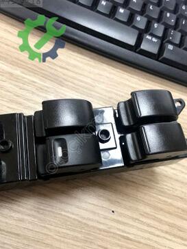 Mitsubishi Asx Cam Açma Düğmesi 8608A207 çıkma parça