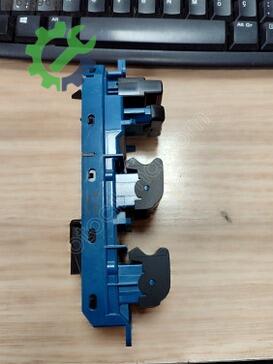 Toyota Verso Cam Açma Düğmesi 84040-05020 çıkma parça