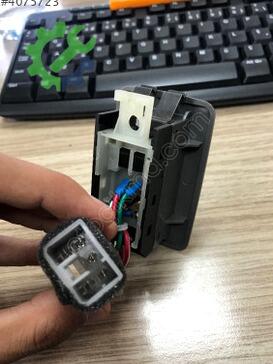 Kia Bongo Cam Açma Düğmesi KK371-66-370A çıkma parça