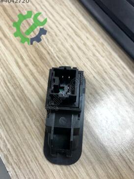 Mitsubishi Carisma Cam Açma Düğmesi MB793910 çıkma parça